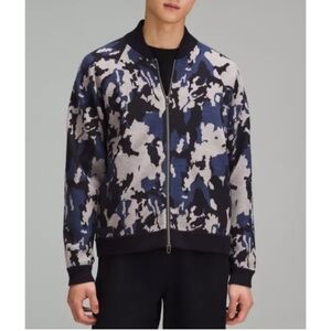 Lululemon Lab Men's Blue and Black Camouflage Sweater
